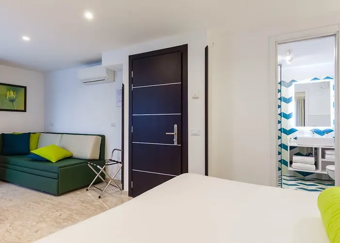 Sorrento Flats